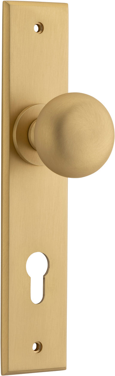 Cambridge Knob - Chamfered Backplate - Entry Point - Iver - Signature Brass - Door Knobs