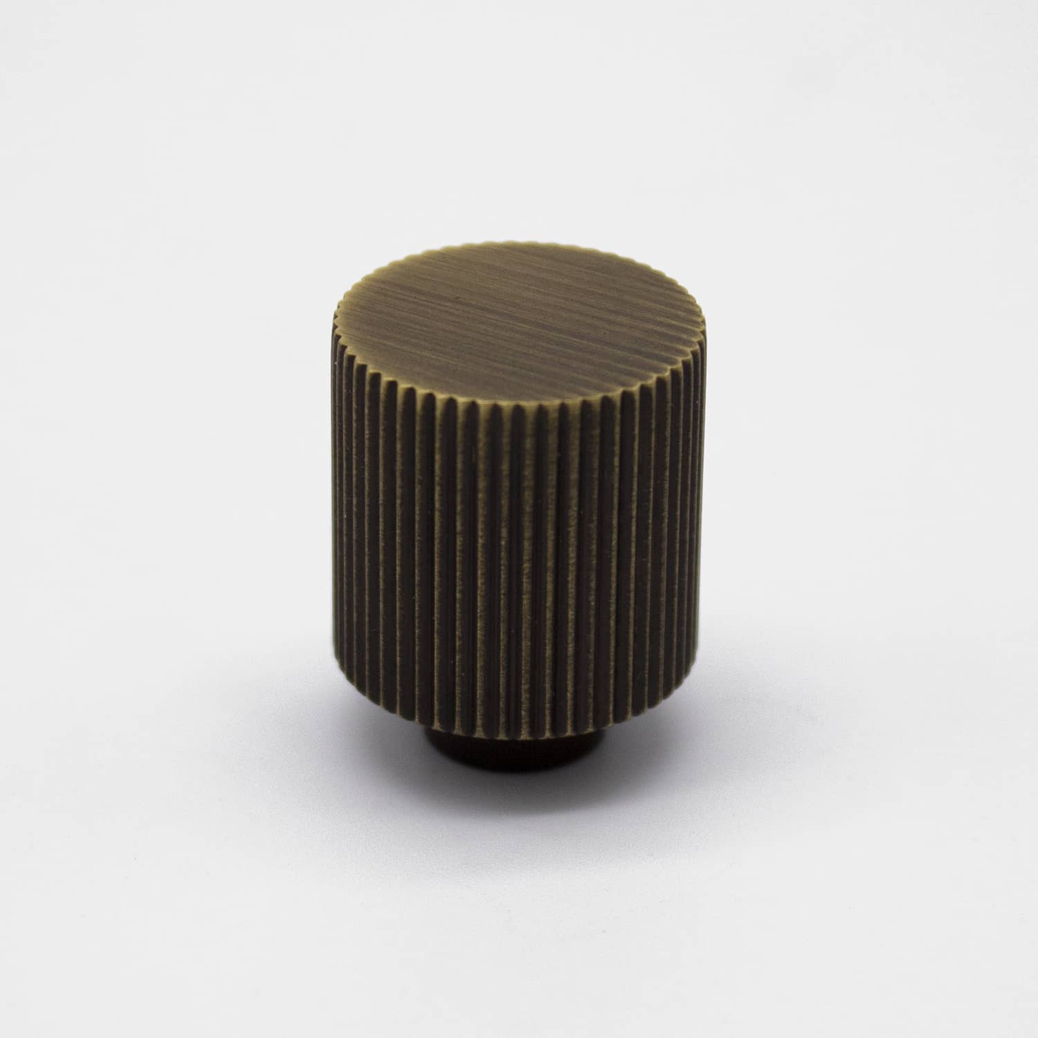 Aged Brass Fluted Knob - Rhea - Manovella