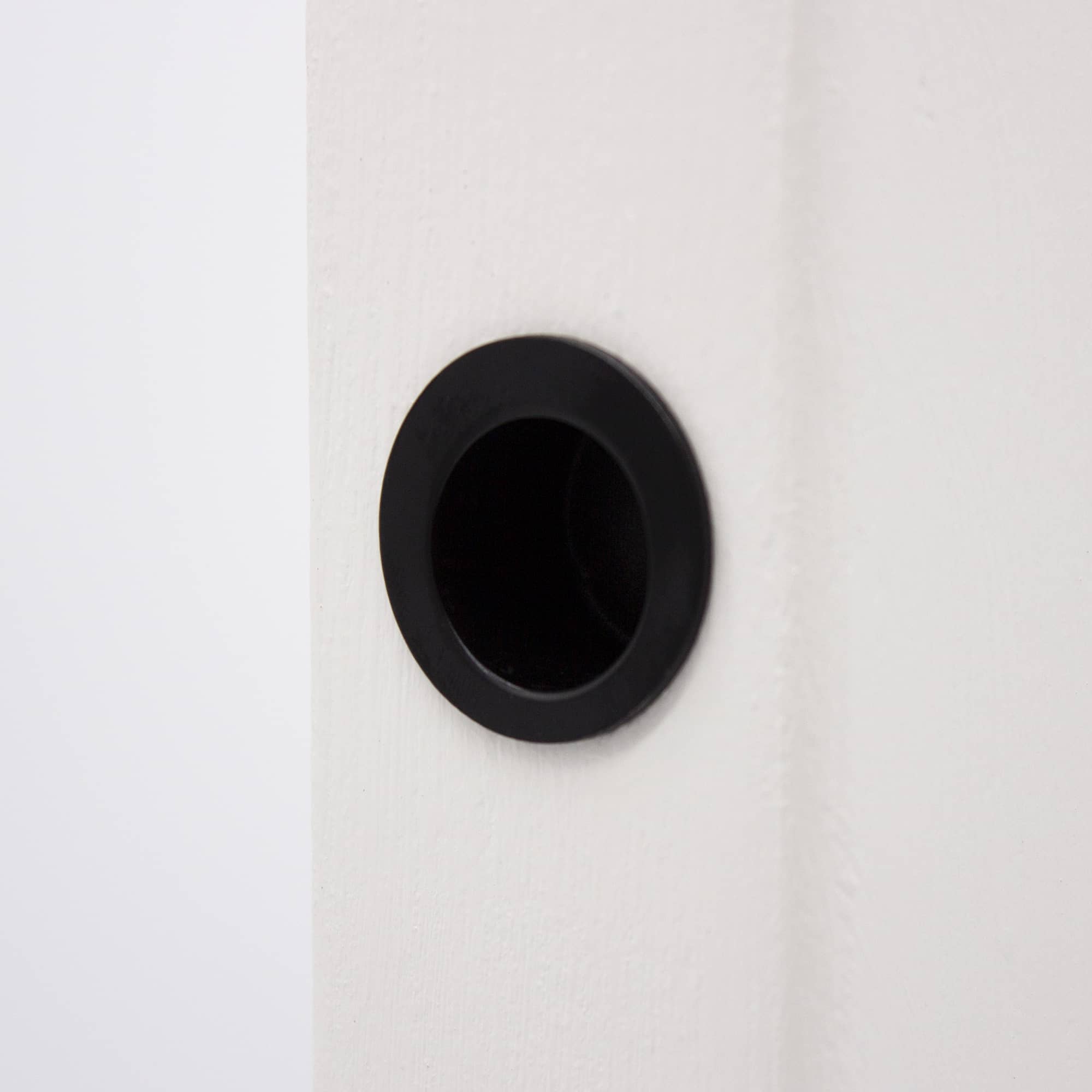 Matt Black Round Sliding Door Finger Pull - Manovella