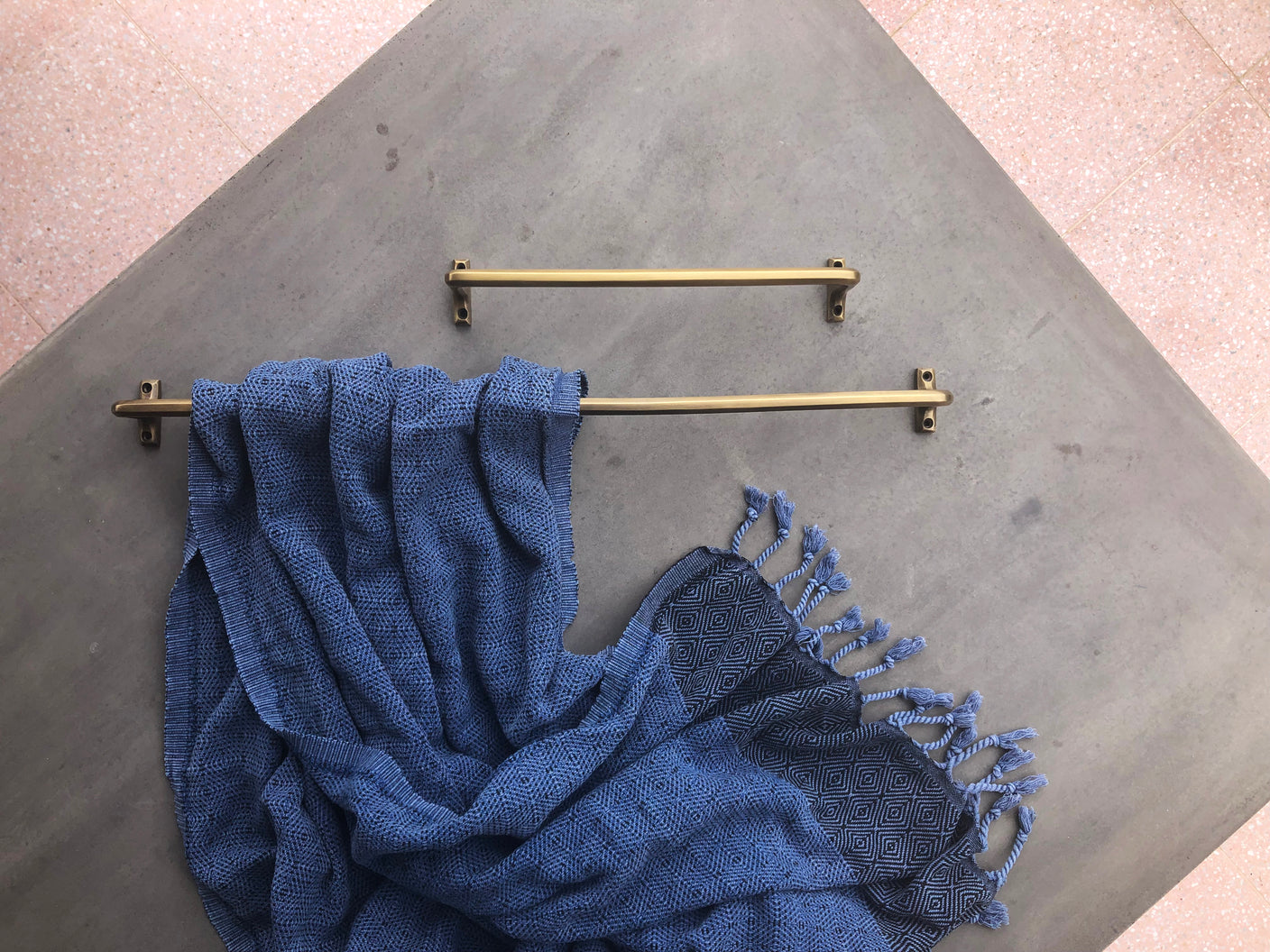 Henley 600mm Rail - Acid Washed Brass By Hepburn