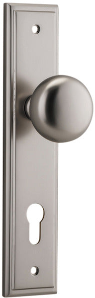 Cambridge Knob - Stepped Backplate - Entry Point - Iver - Satin Nickel - Door Knobs