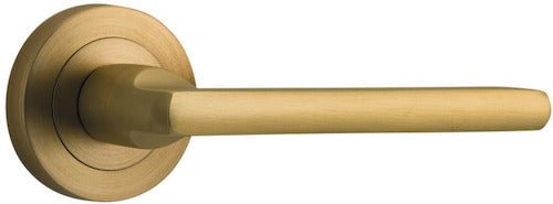 Baltimore Lever - Round Rose - Entry Point - Iver - Polished Brass - Door Levers