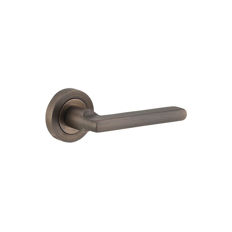 Baltimore Lever - Round Rose - Entry Point - Iver - Signature Brass - Door Levers