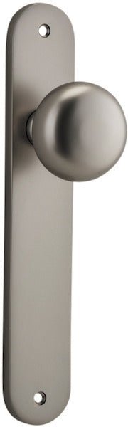 Cambridge Knob - Oval Backplate - Entry Point - Iver - Satin Nickel - Door Knobs