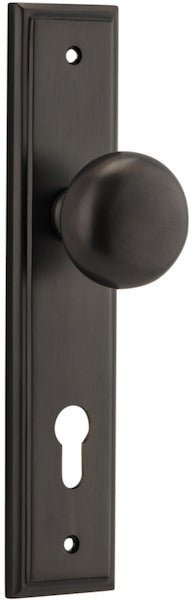 Cambridge Knob - Stepped Backplate - Entry Point - Iver - Signature Brass - Door Knobs