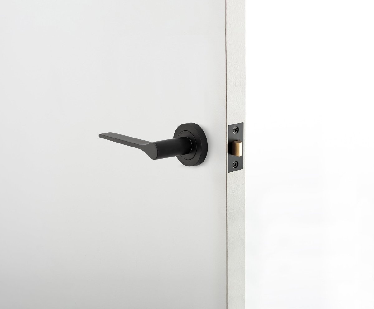 Como Lever - Round Rose - Entry Point - Iver - Brushed Brass - Door Levers